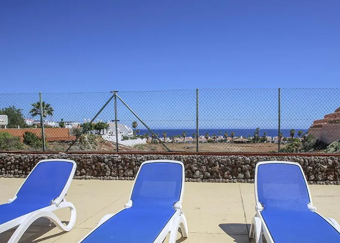 Апартаменты Club 202 *